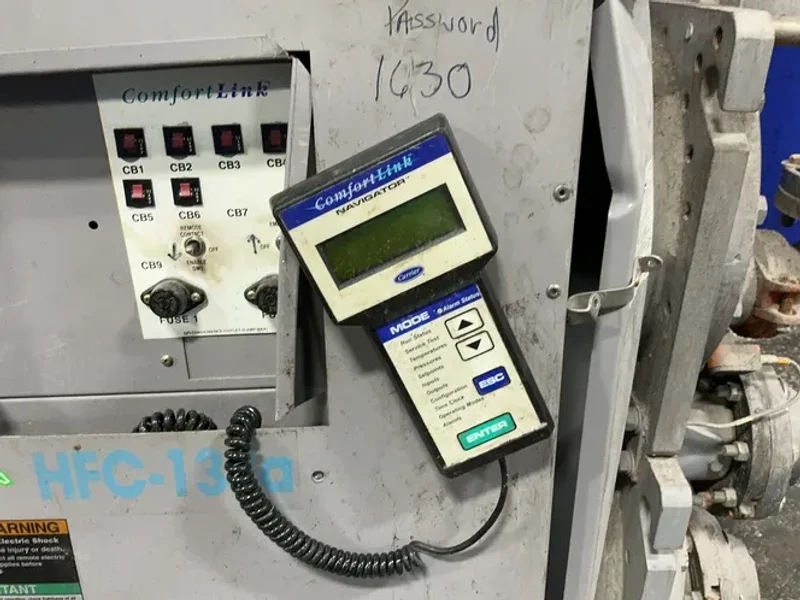 CARRIER 30 BAR CHILLERWATER COOLED CHILLER  -  30HXC076R—661KA