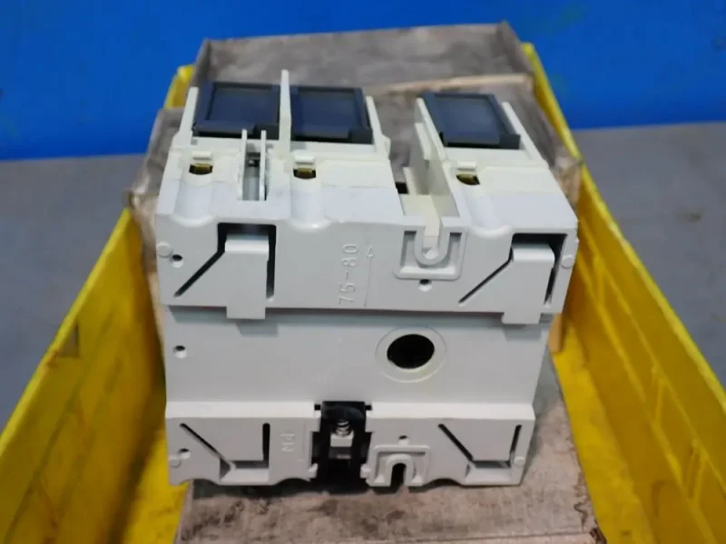 COOPER BUSSMAN 20 HP FUSIBLE SWITCHES  -  CFD30J3