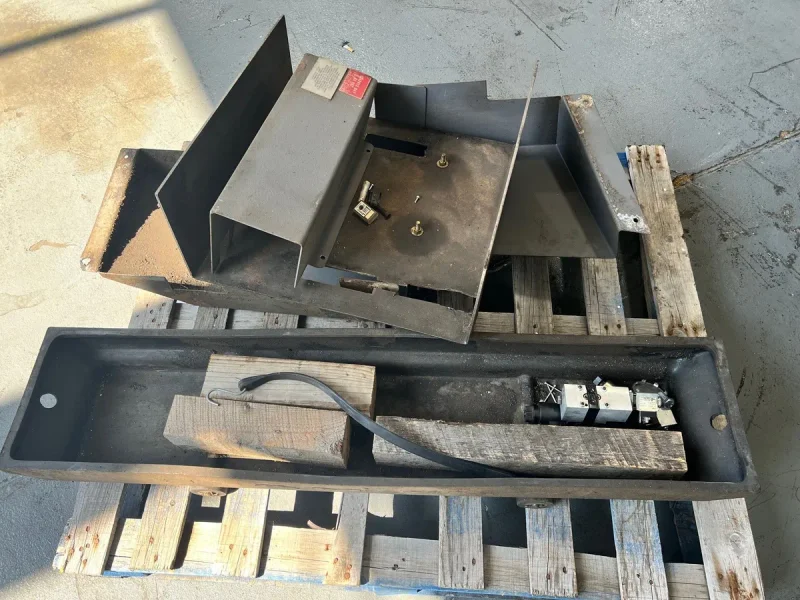 HEM 18" X 24" FULLY AUTOMATIC TILT FRAME VERTICAL BANDSAW MODEL VT120 HA-60 TS