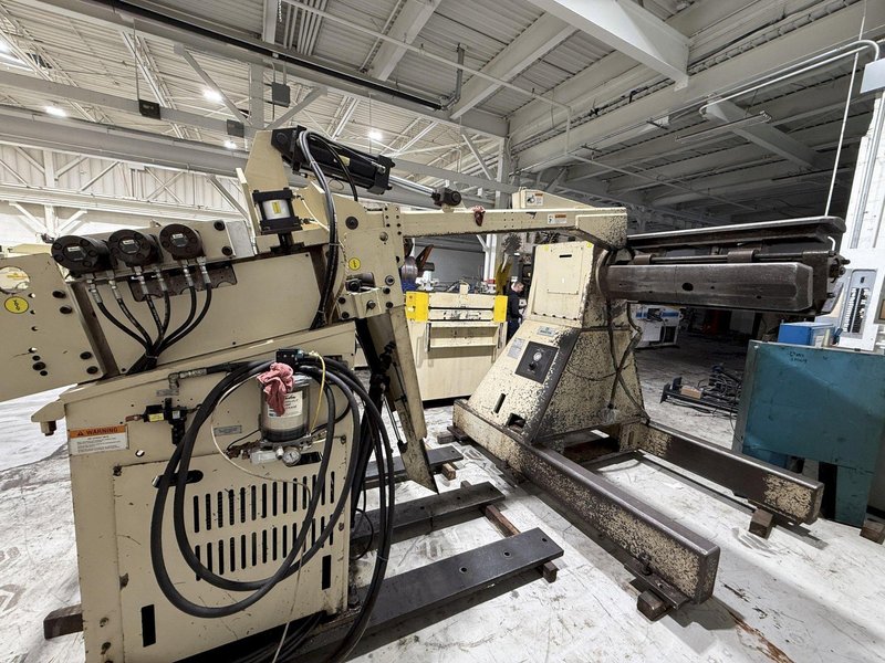 24,000 lbs. x 32&quot; Width Minster Coil Reel and Minster Powered Straightener,  Model#MRH20-38S &amp; MSH30-32-7, Year 2007