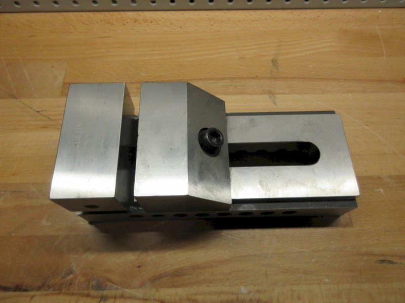 Suburban Tool Value Line 4" Precision Ground Tool Makers Vise- Auction Item