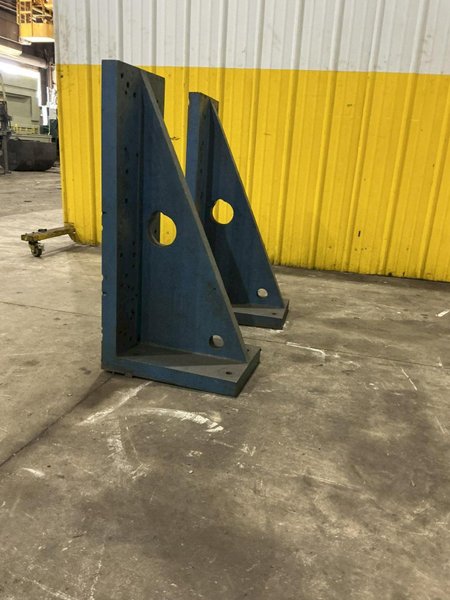 (2) T-SLOTTED ANGLE PLATES: YOBRO 25350