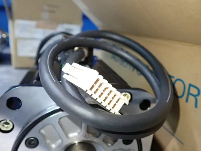 YASKAWA AC SERVO MOTOR  -  SGMGH-13A2A-YRA1