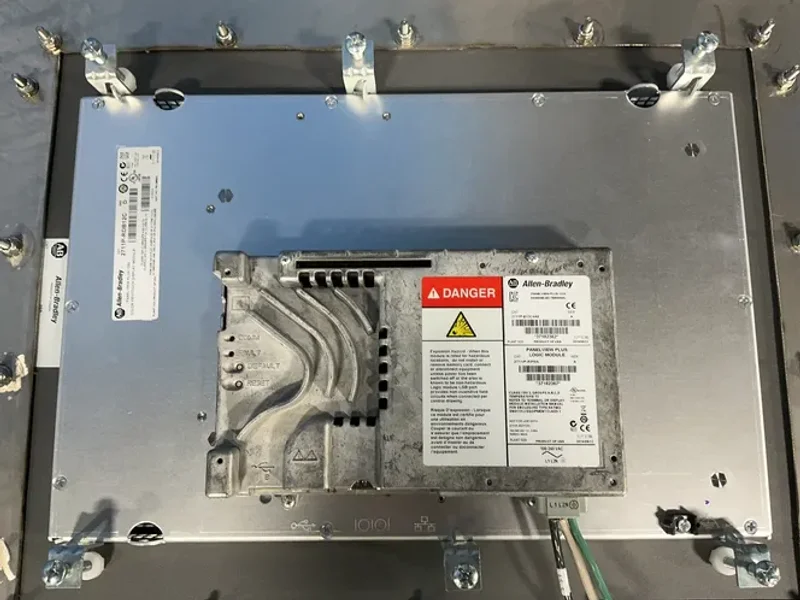 HOFFMAN, ALLEN-BRADLEY CONTROL PANEL BOX WITH PANELVIEW 1250   -  PANELVIEW PLUS 1250