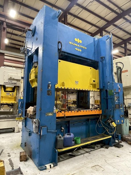 300 ton Komatsu E2P-300 Used Straight Side Mechanical Metal Stamping Press For Sale