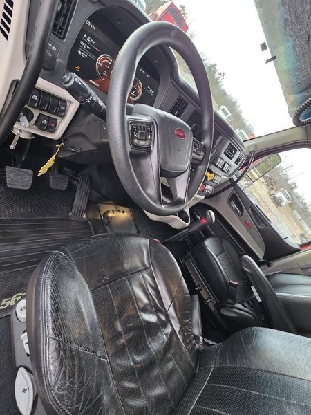 2022 Peterbilt 567 804176