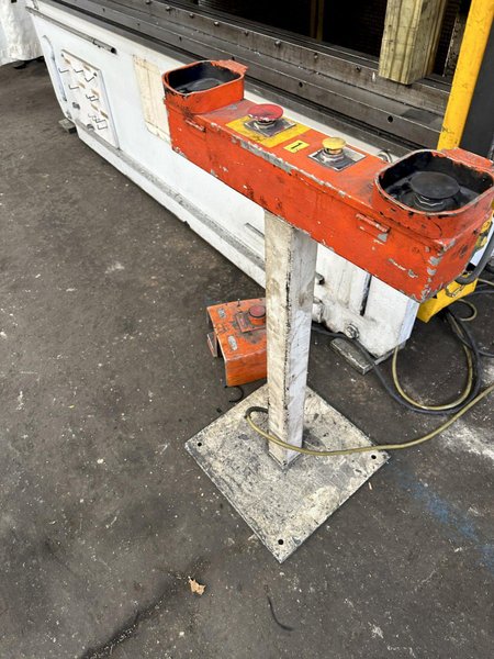 135 TON X 10' PACIFIC HYDRAULIC PRESS BRAKE: STOCK #77100