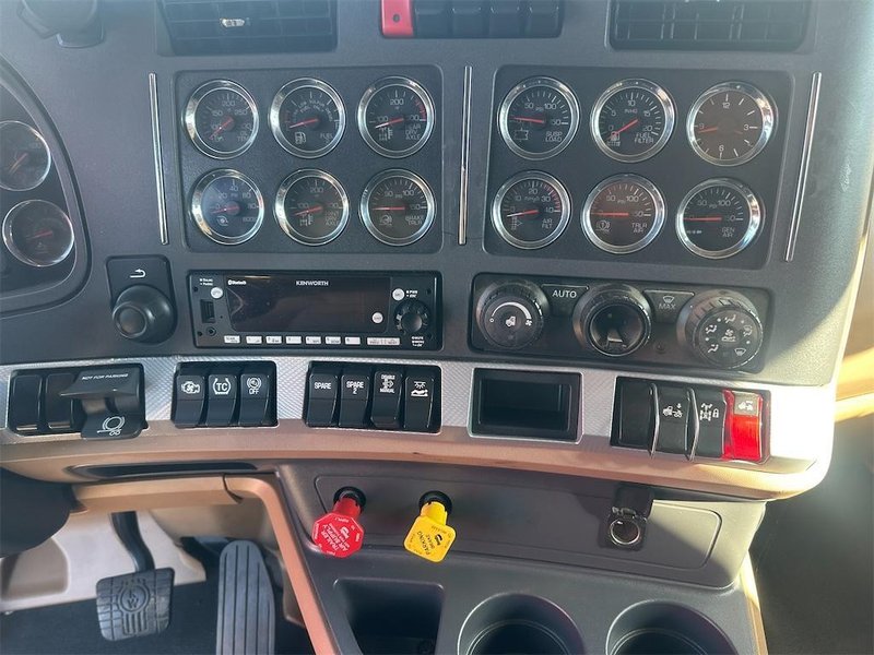 2022 Kenworth T680 1XKYD49X9NJ466983