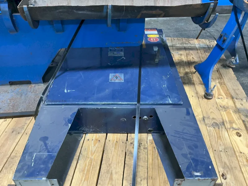 WIRE STRAIGHTENING AND CUTTING MACHINE