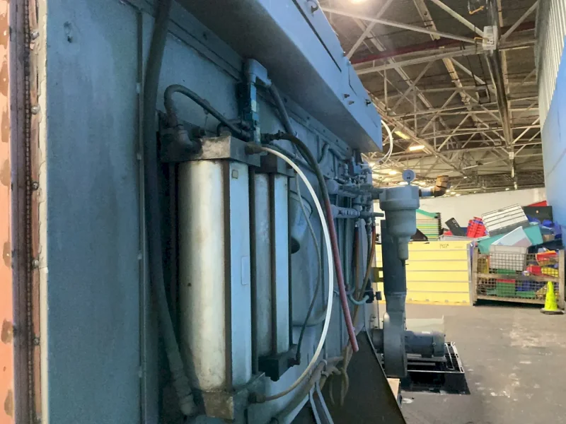 ZERO MFG SAND BLAST CABINET  -  BNP 220