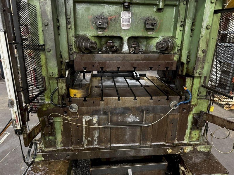 75 TON MINSTER P2-75-42 PIECE MAKER STRAIGHT SIDE HIGH SPEED PRESS. STOCK # 0882925