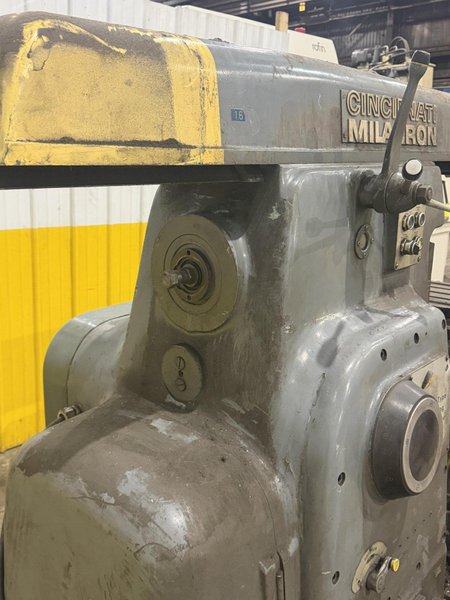 #4 CINCINNATI MILACRON MODEL #415-16 PLAIN DIAL TYPE HORIZONTAL MILL: YOBRO #24825