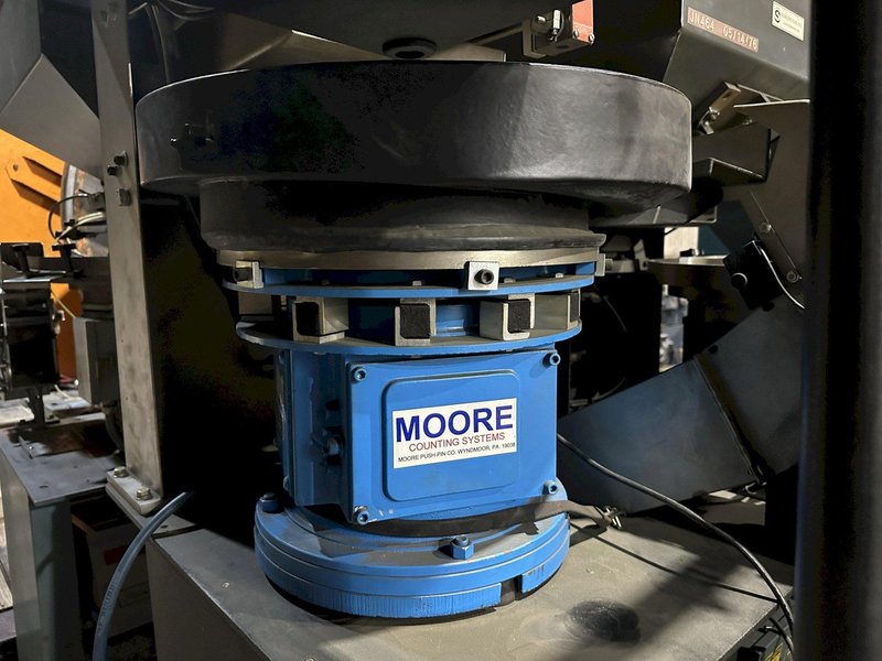 MOORE BOWL FEEDER: STOCK #23085