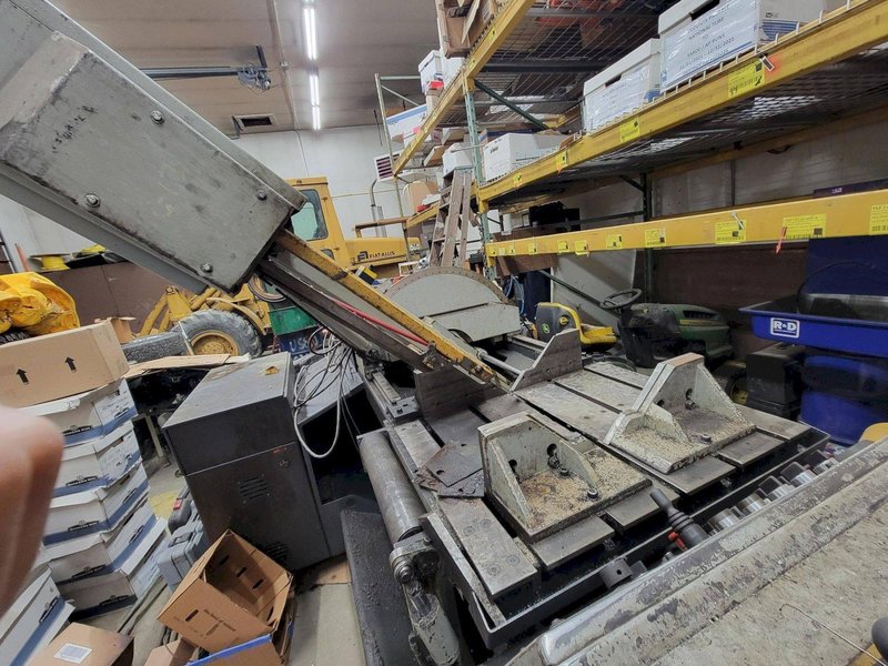 2008 Hyd-Mech V-18 Series II Vertical Bandsaw (#5429)