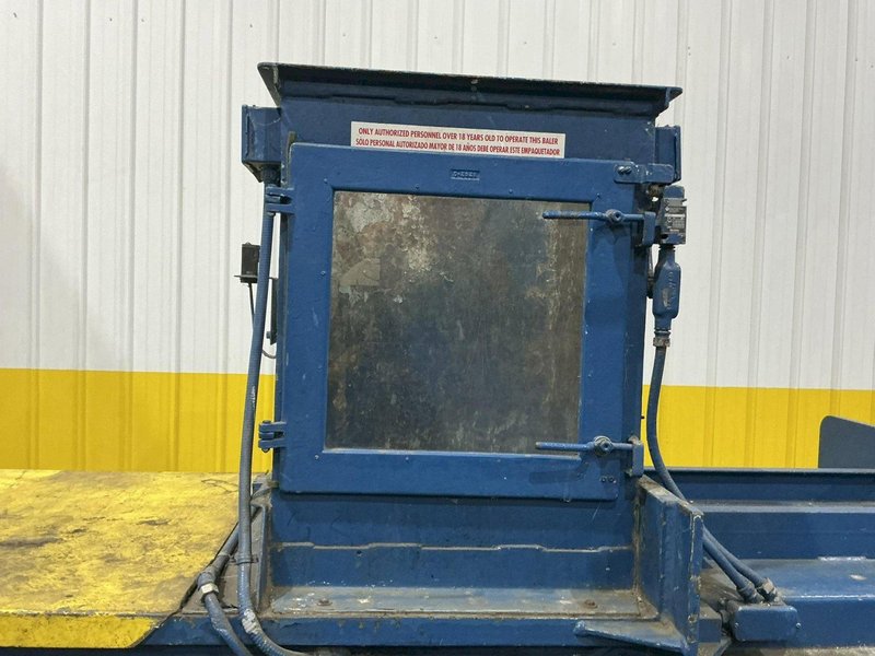 30" X 36" X 72" BALEMASTER CLOSED DOOR HORIZONTAL HYDRAULIC BALER: YOBRO #24585