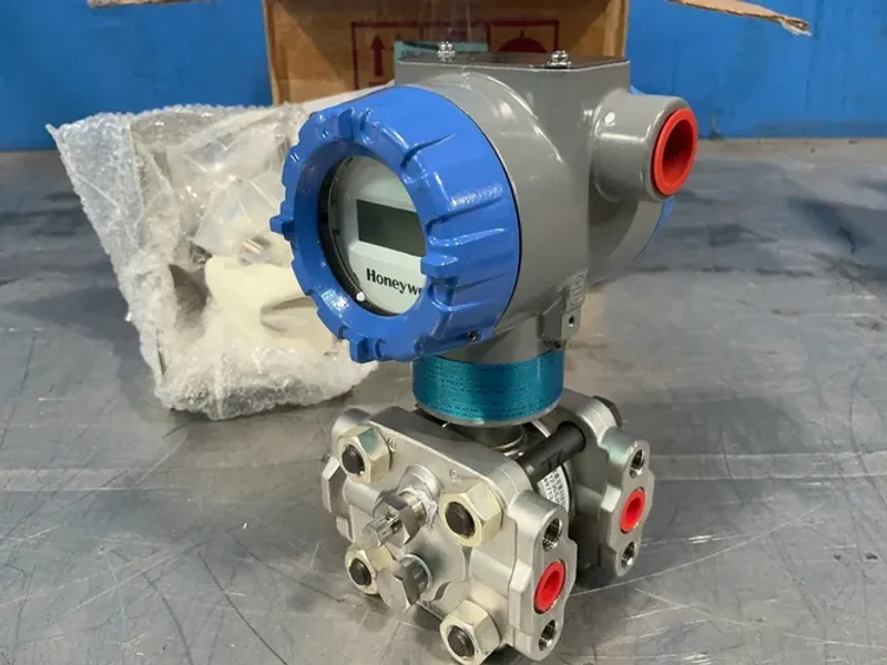 Honeywell 4500 Psi Differential Pressure Transmitter  -  Std820-e1hn6as-1-a-chc-11s-a-20a6-00-0000