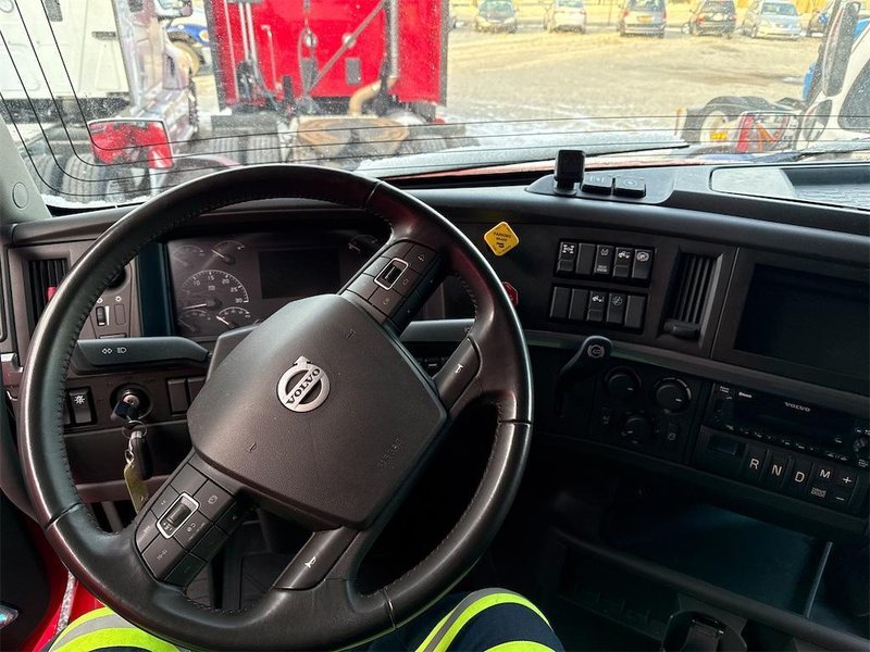 2023 Volvo VNL64T860 4V4NC9EH6PN603472