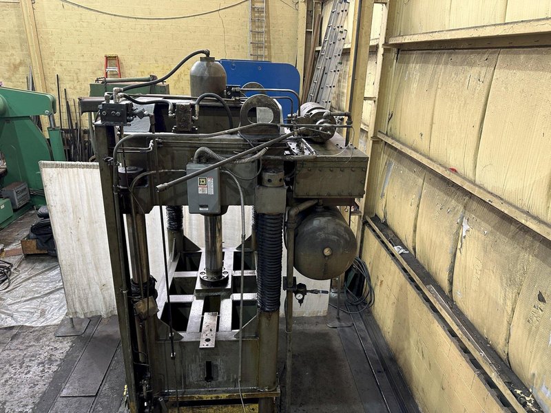 150 TON DAKE FOUR POST HYDRAULIC  PRESS STOCK #77801