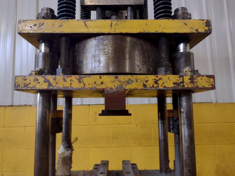 12 TON PNEU POWR PNEUMATIC AIR CUT OFF PRESS: STOCK #15083