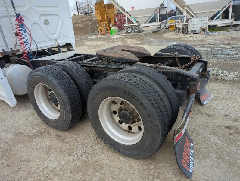 2013 Freightliner Cascadia 1FUJGLDR2DSBR0061