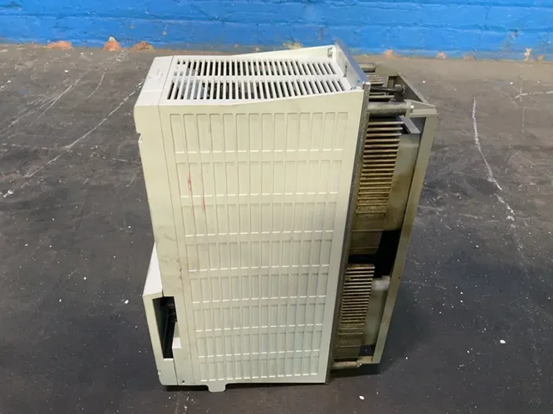 MITSUBISHI SERVO DRIVE UNIT  -  MDS-C1-V1-90