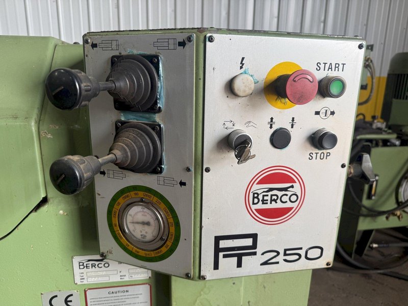 2001 BERCO PT250 TRACK PRESS WITH WTC TRACKMASTER IMPACT WRENCH &amp; CONVEYOR: YOBRO #24374