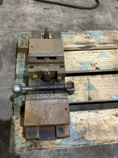 6" LOCKWELL MODEL TLD-60 DOUBLE CLAMP VISE, WITH ANTI-LIFT MECHANISM: YOBRO #25060