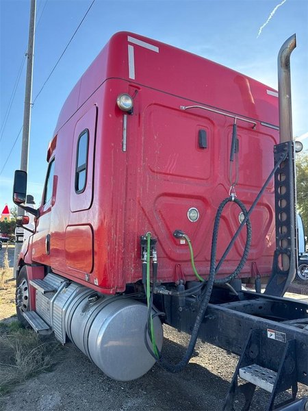 2020 Freightliner Cascadia 1FUJHHDVXLLLC1679