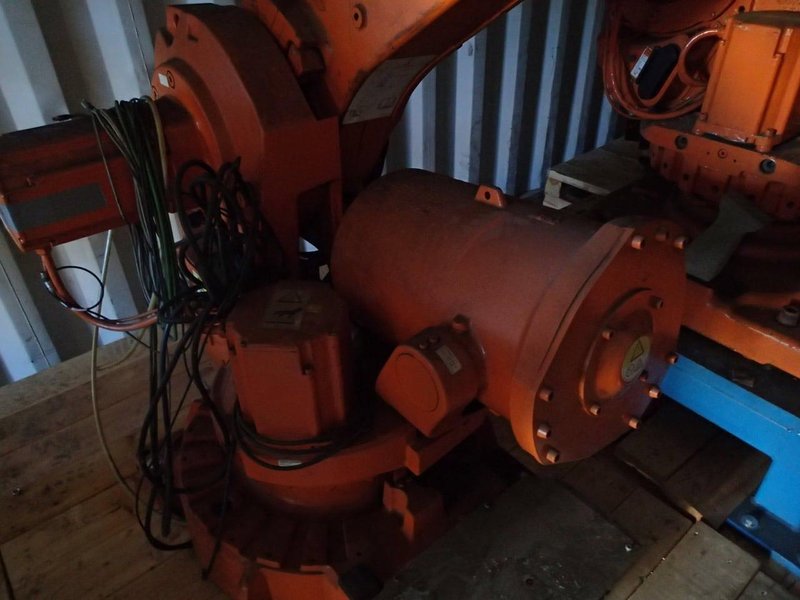 ABB IRB 6640 Design 2 Robot, 2014 – Couple Units Remaining, 6 Axis, IRC5 Drive System 09 Control