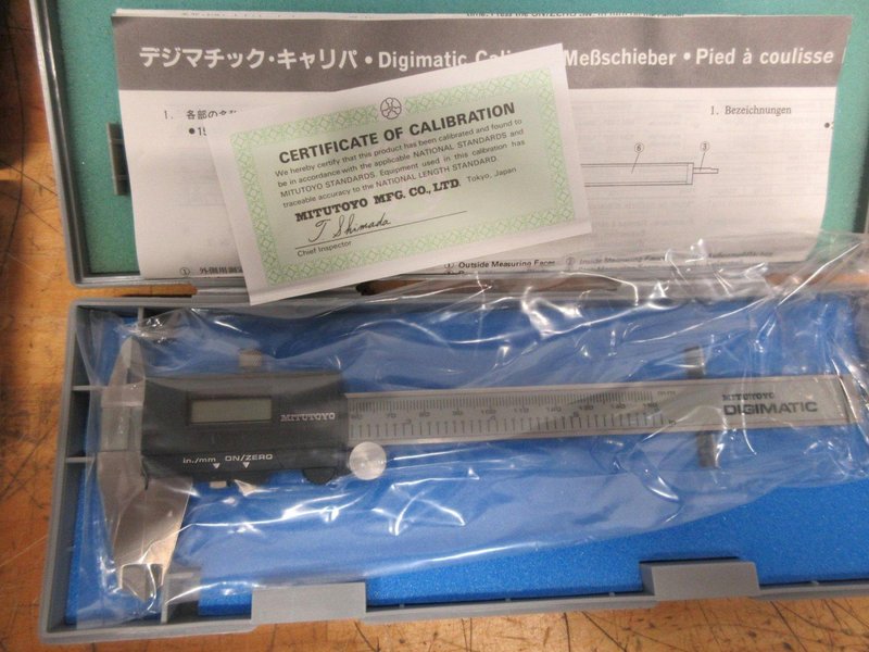 Digital Calipers, (2) Mitutoyo 6", (1) Mitutoyo 8", (1) Neiko 6"- Auction Item