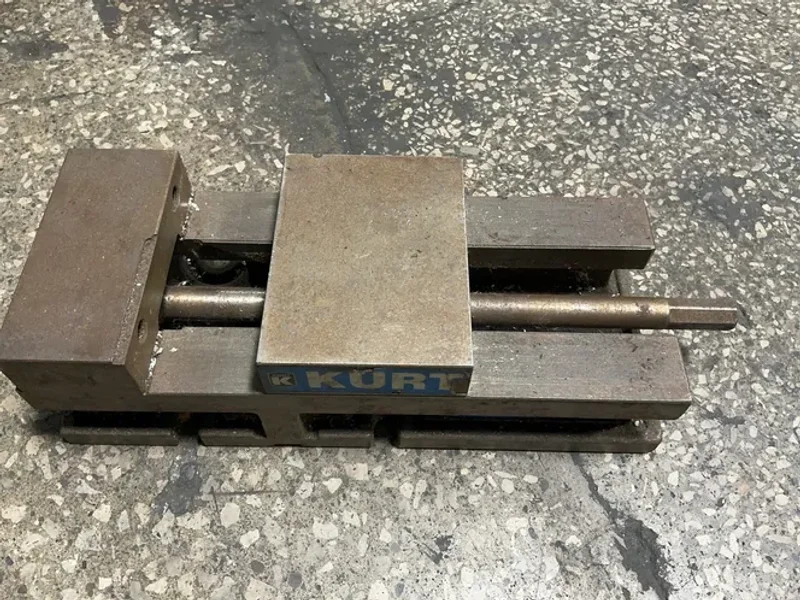 Kurt  6”  Vise - 3600v