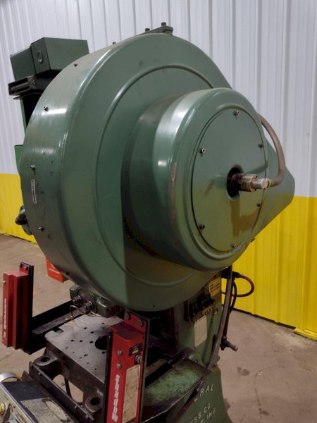 32 TON FEDERAL OBI STAMPING PUNCH PRESS, 2.5&quot; STROKE: STOCK #18264