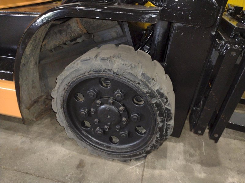 4,700 LBS TOYOTA MODEL #42-6FGCU25 LP GAS FORKLIFT: STOCK #23743
