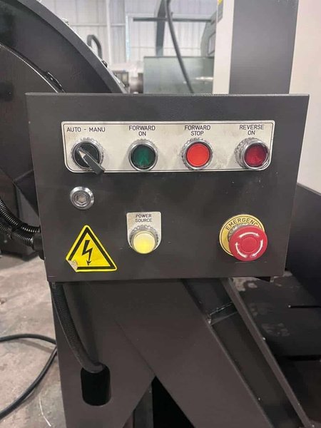 Hyundai Wia F400 CNC Vertical Machining Center – Mill