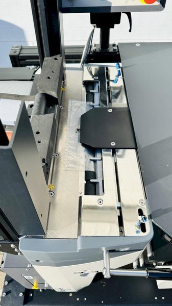 Automated Packaging Systems | Autobag 600 Bagger System  |  Vertical Orientation for Package Fulfilment with Powered Outfeed Conveyor