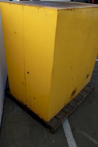 PAINT CABINET: STOCK #75752