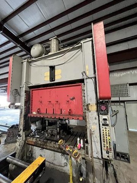 BLOW 250 TON STRAIGHT SIDE TWIN END BACKSHAFT DRIVEN MECHANICAL PRESS