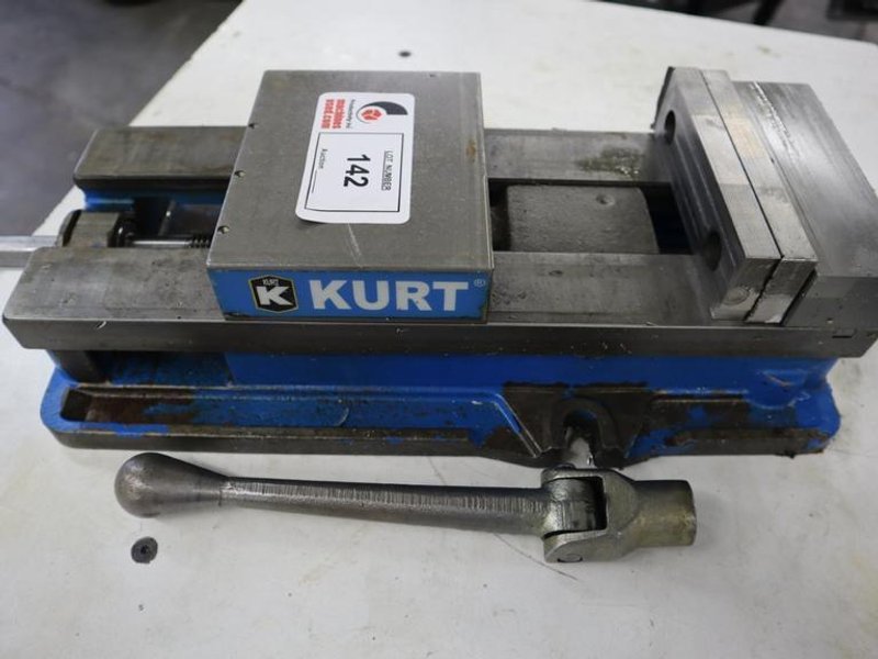 Kurt D688 6" Machine Vise with Steel Hard Jaws and Handle- Auction Item