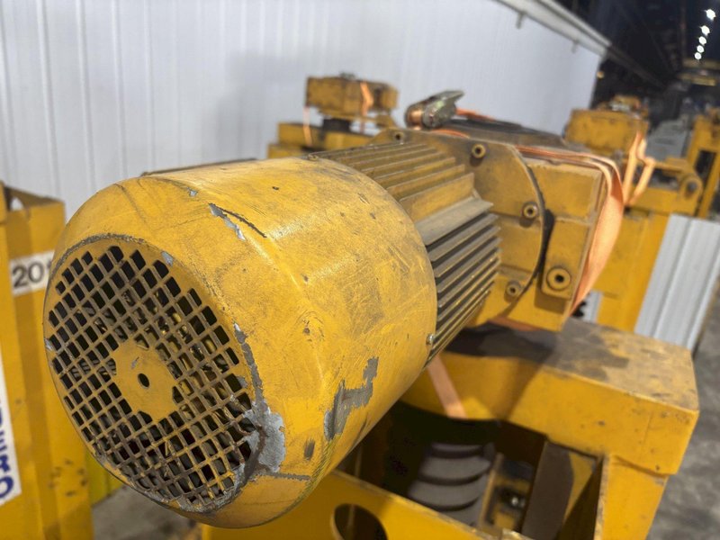 (4) 20 TON (160,000 LBS TOTAL) RAILWAY / NEUERO HEAVY DUTY MOBILE VERTICAL LIFT JACKS: YOBRO #23870