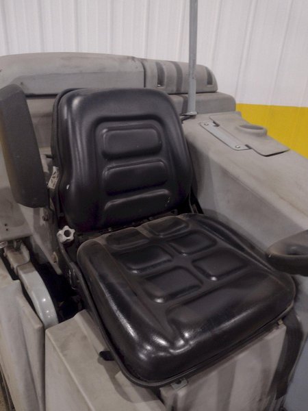 ADVANCE MODEL #CONDOR X4030C ECOFLEX FLOOR SCRUBBER: STOCK #21127