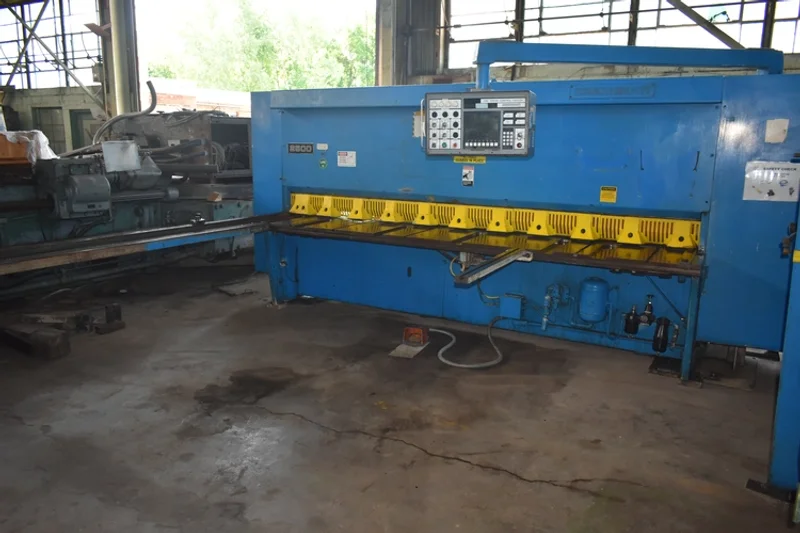 10&#039; X 1/4&quot; CINCINNATI CNC HYDRAULIC POWER SQUARING SHEAR.  STOCK # 1006925