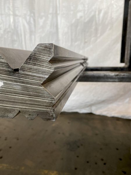 5&#039;7&quot;(67&quot;) PRESS BRAKE BOTTOM 90 DEGREE FOUR-WAY DIE. STOCK # 0309421