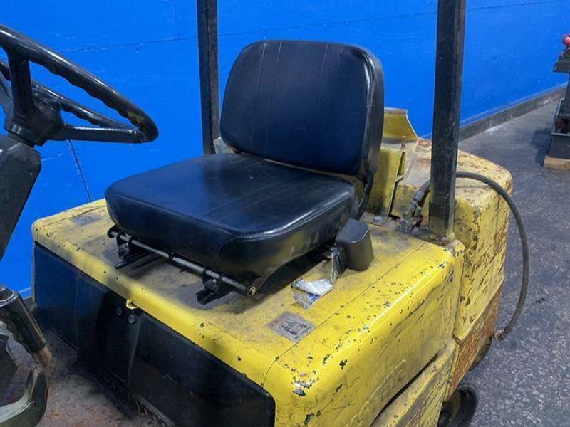 HYSTER 5600 LBS PROPANE FORKLIFT  -  S60XL