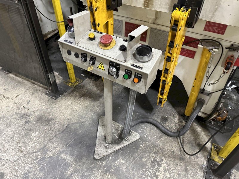 220 TON AIDA GAP FRAME METAL STAMPING PRESS