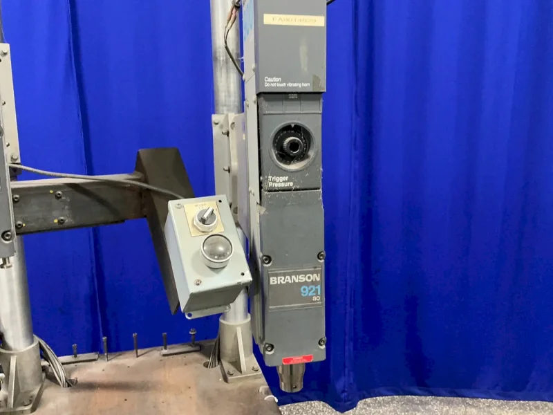 BRANSON 23” X 32” 2 HEAD ULTRASONIC WELDER