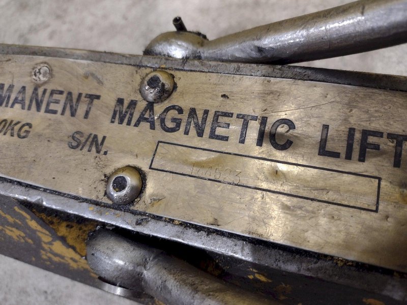 2,200 LBS MAGNETIC LIFTER MODEL #WLL1000KG PERMANENT MAGNET CRANE ATTACHMENT: STOCK #23410