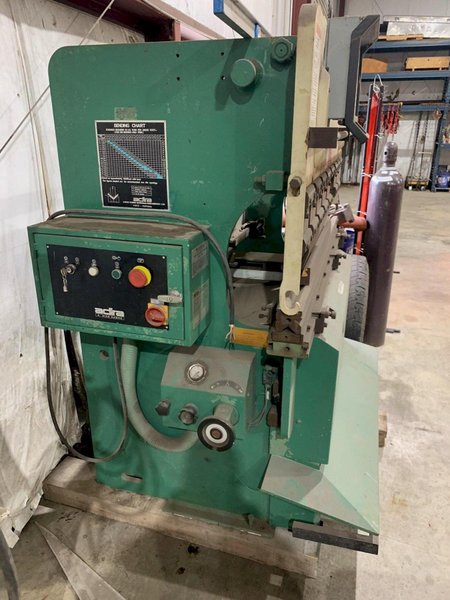 32 TON X 60" ADIRA QHA-3215 UP-ACTING HYDRAULIC PRESS BRAKE. STOCK # 0104221