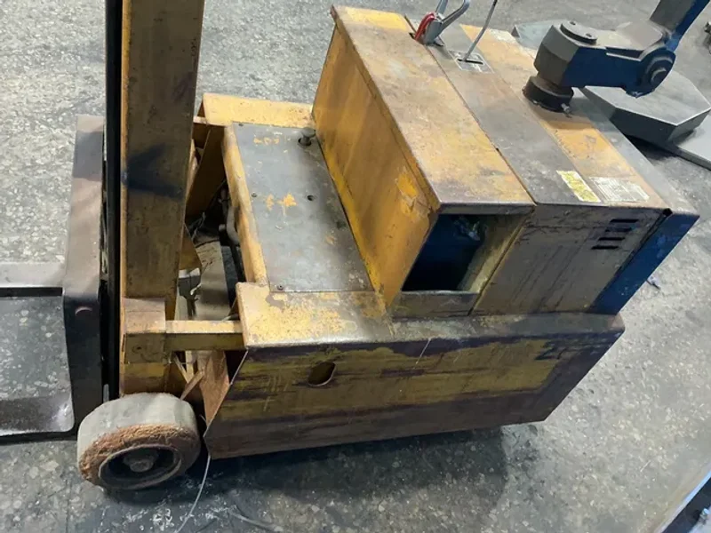 BIG JOE 2000 LBS ELECTRIC WALK BEHIND FORKLIFT  -  PDCM 20-106
