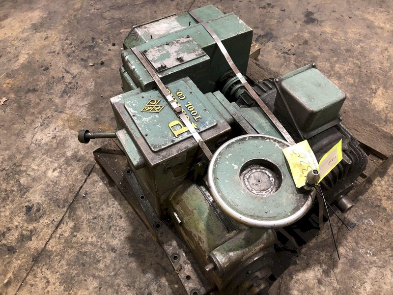 30 HP &amp; 50 TAPER PONTIAC MODEL MH30-TR7 VERTICAL MILLING HEAD: STOCK #13207