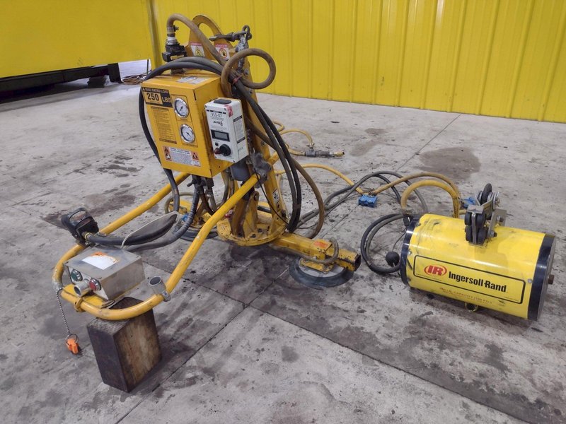 250 LBS X 2007 ANVER MODEL #ATL25M2-60MROT ELECTRIC POWERED VACUUM SHEET LIFTER: STOCK #21303